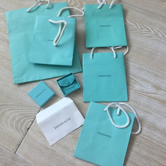 Authentic Tiffany ring presentation box - Picture 3 of 3